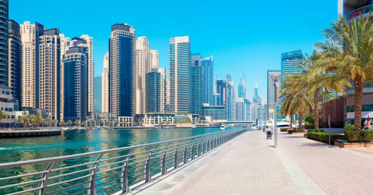 dubai marina promenade